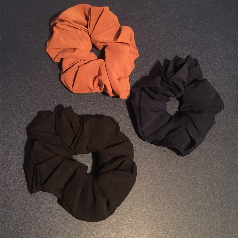 SCRUNCHIES!!